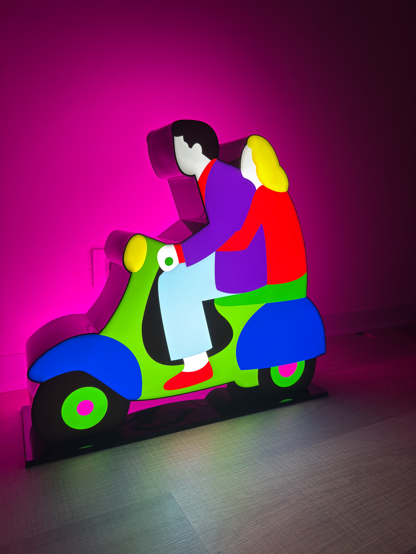 Marco Lodola | Vespa in Love II - immagine 2