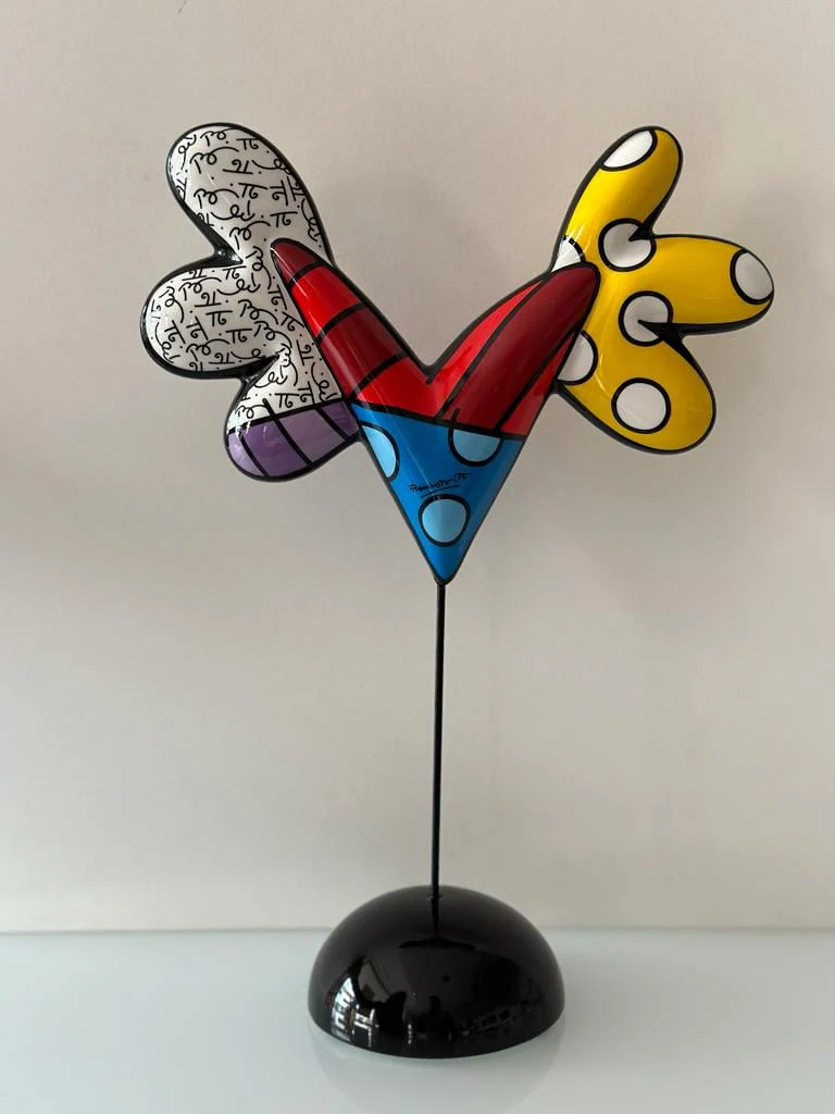 Romero Britto | Winged heart - Love is Everything